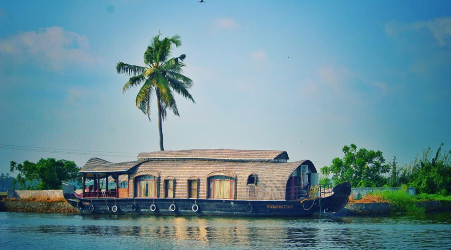 Kerala Honeymoon Tour Package Kerala Honeymoon Tour Package