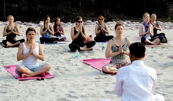 2017_02592e5be22c709yoga-in-rishikesh