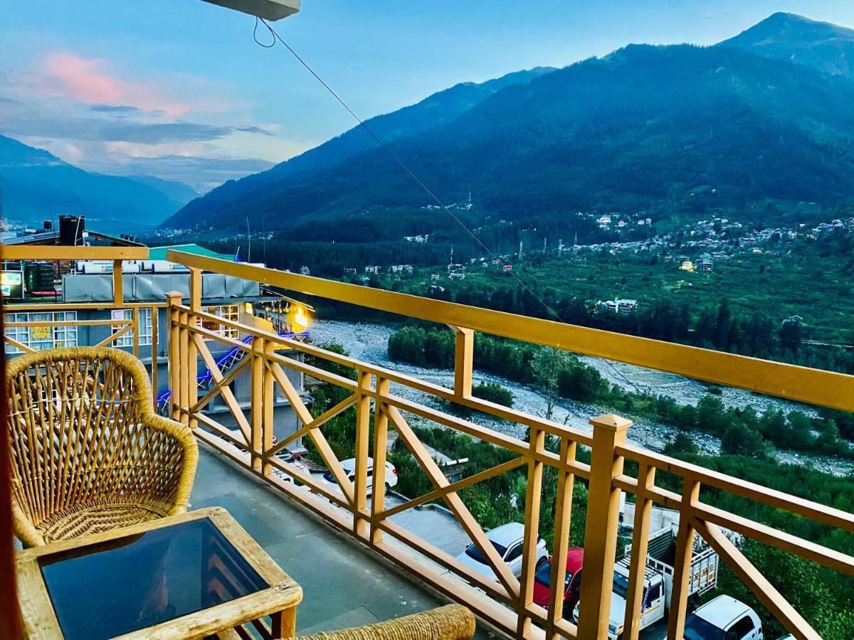 Ladakh withHimachal tour package, Delhi Manali Volvo Bus Tour Package, Manali Tour Package (3 Nights 4 Days), 3 Nights 4 Days Manali Trip By Volvo, Complete Himachal Tour Packages